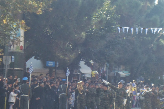 Φωτό από την στρατιωτική παρέλαση στην Αλεξανδρούπολη - Φωτογραφία 2