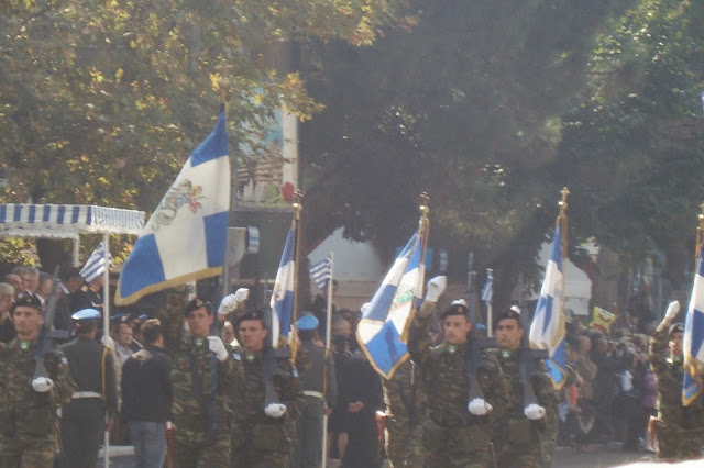 Φωτό από την στρατιωτική παρέλαση στην Αλεξανδρούπολη - Φωτογραφία 6