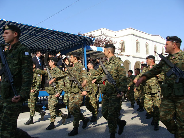 Φωτό από την στρατιωτική παρέλαση της Κομοτηνής - Φωτογραφία 9