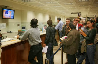 Τραγική εξυπηρέτηση και χρόνοι αναμονής στην Εθνική Τράπεζα, καταγγέλλει αναγνώστης - Φωτογραφία 1