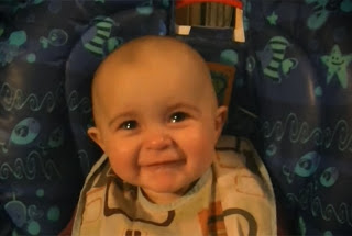 Μωρό 10 μηνών συγκινείται και βουρκώνει με το τραγούδι της μαμάς του [Video] - Φωτογραφία 1