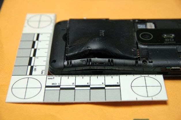HTC EVO 3D σταματά μια σφαίρα ληστή - Φωτογραφία 3