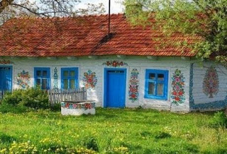 Γνωρίστε το πιο χαριτωμένο χωριό στην Ευρώπη... με ζωγραφισμένα σπιτάκια! [Photos] - Φωτογραφία 1