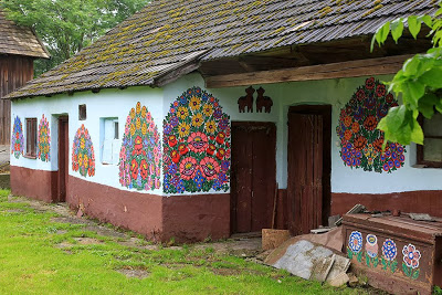 Γνωρίστε το πιο χαριτωμένο χωριό στην Ευρώπη... με ζωγραφισμένα σπιτάκια! [Photos] - Φωτογραφία 4