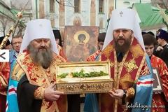 3782 - Λαμπρή υποδοχή Ιερού Λειψάνου του Αγίου Γεωργίου στην Ουκρανία. Το μετέφερε ο Ηγούμενος της Ιεράς Μονής Ξενοφώντος Αγίου Όρους (φωτογραφίες)