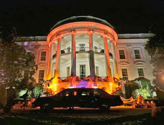 Ο Λευκός Οίκος «βάφτηκε» πορτοκαλί, για τον εορτασμό του Halloween - Φωτογραφία 1