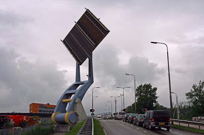 Ιπτάμενη... γέφυρα στην Ολλανδία [Video] - Φωτογραφία 4