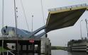 Ιπτάμενη... γέφυρα στην Ολλανδία [Video] - Φωτογραφία 2