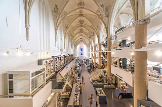 Καθεδρικός ναός έγινε εντυπωσιακό βιβλιοπωλείο - Φωτογραφία 1