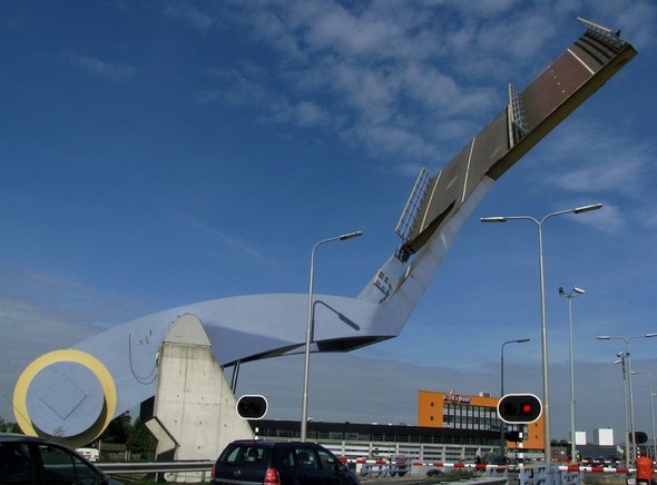 Kαταπληκτική «ιπτάμενη»… γέφυρα στην Ολλανδία! - Φωτογραφία 4