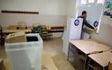 Κόσοβο: Εισέβαλαν σε εκλογικό κέντρο και έσπασαν κάλπες