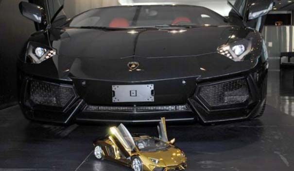 Η χρυσή Lamborghini Aventador μινιατούρα που κοστίζει πολύ παραπάνω από την κανονική - Φωτογραφία 7