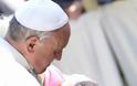 Το φιλί του Πάπα που συγκλόνισε τον κόσμο (ΦΩΤΟ) - Φωτογραφία 3