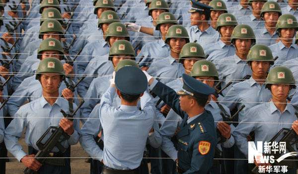 Εικόνες - ΣΟΚ απο την προετοιμασία των παρελάσεων του Κινέζικου Στρατού! - Φωτογραφία 17