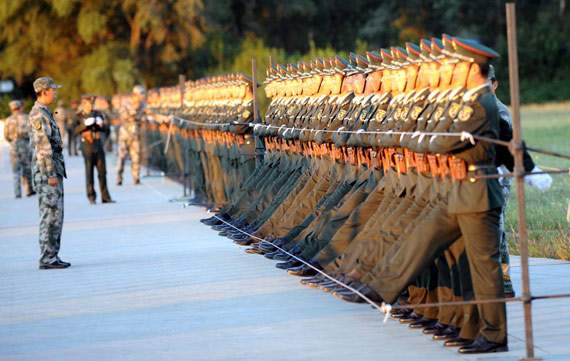 Εικόνες - ΣΟΚ απο την προετοιμασία των παρελάσεων του Κινέζικου Στρατού! - Φωτογραφία 4