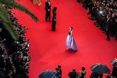 Δείτε πως εμφανίστηκε η Julianne Moore στις Κάννες!