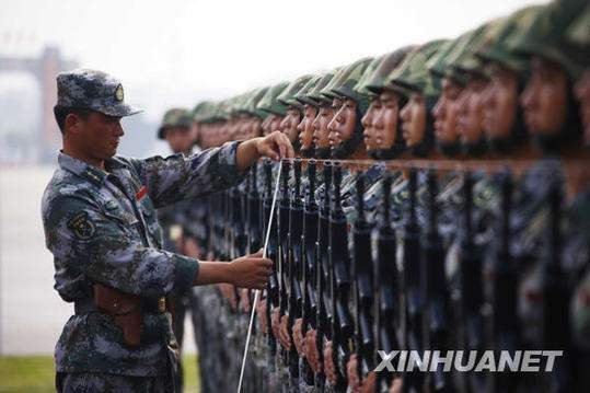 ΣΟΚΑΡΙΣΤΙΚΕΣ ΕΙΚΟΝΕΣ: Η προετοιμασία των παρελάσεων του Κινέζικου Στρατού - Φωτογραφία 3