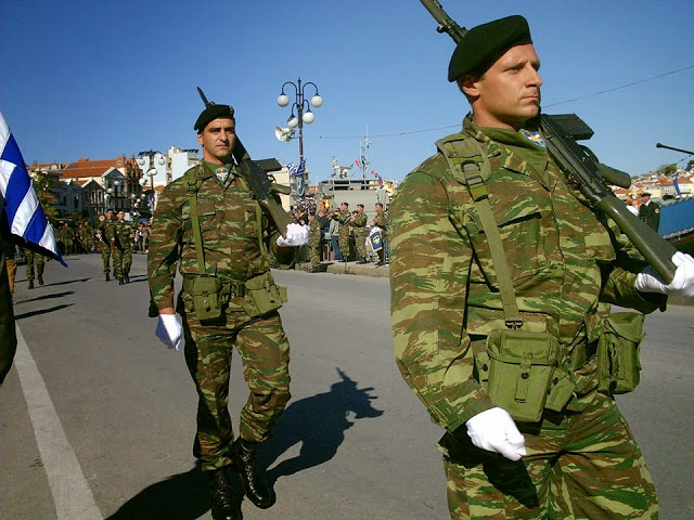 Νέες φωτό από τη στρατιωτική παρέλαση για την απελευθέρωση της Λέσβου - Φωτογραφία 1