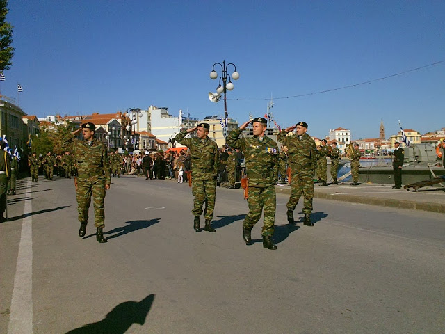 Νέες φωτό από τη στρατιωτική παρέλαση για την απελευθέρωση της Λέσβου - Φωτογραφία 10