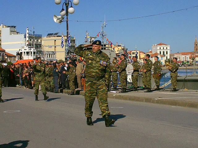 Νέες φωτό από τη στρατιωτική παρέλαση για την απελευθέρωση της Λέσβου - Φωτογραφία 7