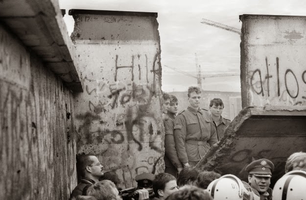 9 Νοεμβρίου 1989 - Η πτώση του τείχους στο Βερολίνο και το «λάθος» που άλλαξε την ιστορία! (φωτό - βίντεο) - Φωτογραφία 2