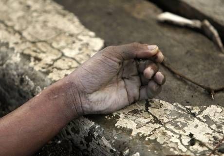 Περισσότεροι από 1200 νεκροί από τον τυφώνα που σαρώνει τις Φιλιππίνες - Φωτογραφία 4