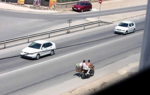 Πώς να μεταφέρετε τα ψώνια σας με το μηχανάκι...[photos] - Φωτογραφία 4