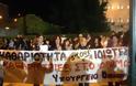 ΣΥΜΒΑΙΝΕΙ ΤΩΡΑ: Φύγετε φωνάζει το πλήθος στο σύνταγμα... - Φωτογραφία 2