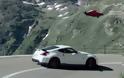 Το Nissan 370Z Nismo εναντίον Wingsuit