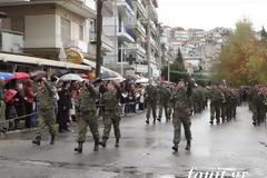 Η παρέλαση του στρατού στην Καστοριά για την απελευθέρωση της πόλης (φωτογραφίες – βίντεο)