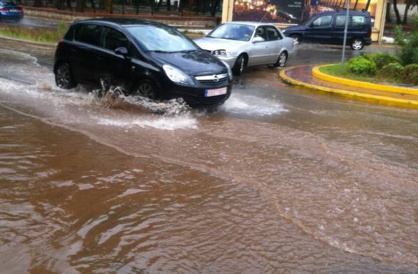 Παρέλυσε η Αθήνα από την κακοκαιρία - Φωτογραφία 2