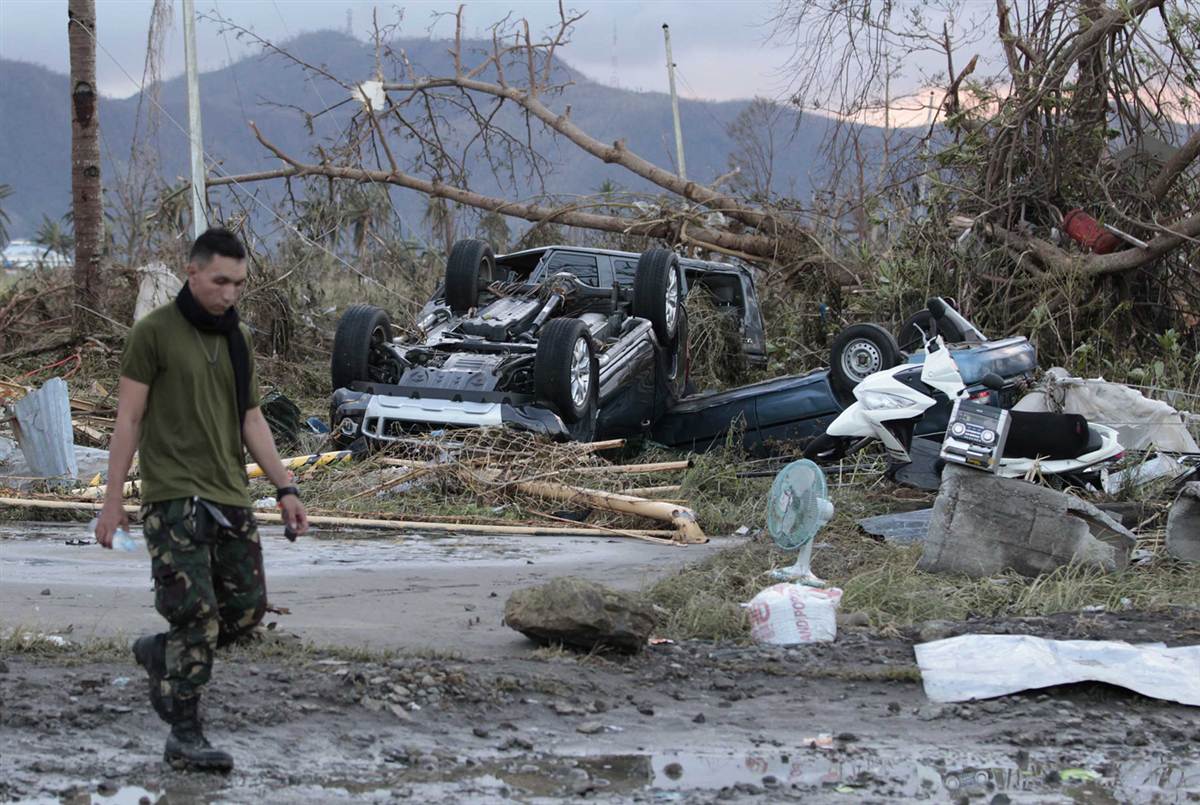 Eικόνες ΣΟΚ από τις Φιλιππίνες. Δείτε το μέγεθος της καταστροφής - Φωτογραφία 9