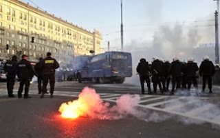 Ταραχές στη Βαρσοβία - Φωτογραφία 1