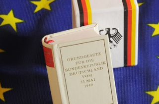 Η Γερμανία καθιερώνει δημοψηφίσματα του… 1 εκατομμυρίου - Φωτογραφία 1