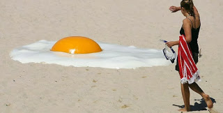 Παράξενα γλυπτά σε παραλίες της Αυστραλίας! - Φωτογραφία 1