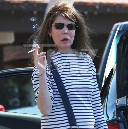 Αγνώριστη από τις πλαστικές η ηθοποιός Lara Flynn Boyle! - Φωτογραφία 2