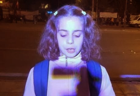 11χρονο κορίτσι από την Πάτρα να μιλάει για δικτάτορες και φασιστική ΔΤ - Φωτογραφία 1