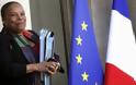Έρευνα στη Γαλλία για ρατσιστικό δημοσίευμα κατά της υπουργού Δικαιοσύνης