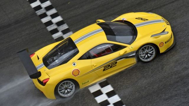 Η νέα Ferrari 458 Challenge Evoluzione άρχισε να «σπινιάρει» - Φωτογραφία 4