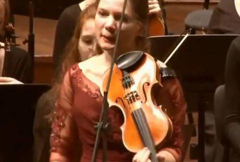 ΔΕΙΤΕ ΤΟ ΒΙΝΤΕΟ Ολλανδή βιολίστρια «έκλεισε» συναυλία της με Τσιτσάνη - Φωτογραφία 1