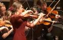 Τους τρέλανε η μικρή Ολλανδέζα: Έπαιξε Τσιτσάνη με το βιολί της! [video]