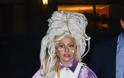 Η Lady Gaga φόρεσε μία σφουγγαρίστρα στο κεφάλι και βγήκε- Ακόμη γελάει ο κόσμος [εικόνες] - Φωτογραφία 3