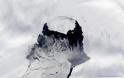 Κίνδυνος-θάνατος για τα πλοία τεράστιο παγόβουνο που αποκολλήθηκε στην Ανταρκτική - Έχει δύο φορές το μέγεθος του Μανχάταν! - Φωτογραφία 1