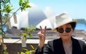 Μύνυμα ειρήνης στέλνει η Γιόκο Όνο από την Αυστραλία - Φωτογραφία 1