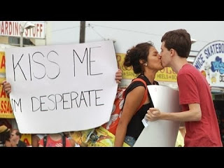 Δείτε τι έκανε ο νεαρός Αμερικάνος για να μαζέψει… φιλιά! [video] - Φωτογραφία 1