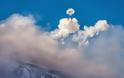 Ξύπνησε το ηφαίστειο Αίτνα στην Ιταλία: Λάβα και καπνός βγαίνει από τον κρατήρα - Φωτογραφία 3