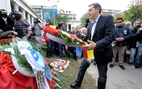 Ενα λουλούδι στη μνήμη των πεσόντων - Φωτογραφία 3