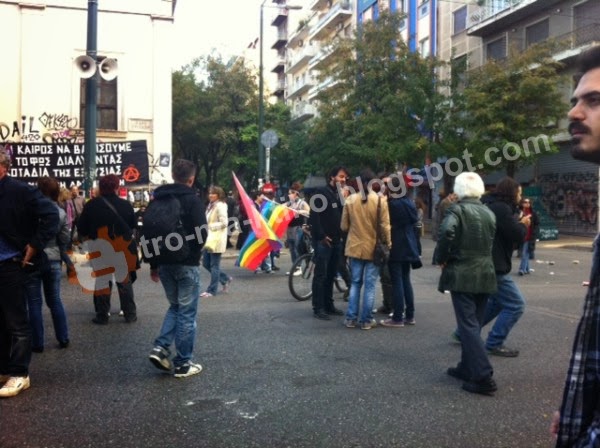 TΩΡΑ: Φωτογραφίες από τη συγκέντρωση στο Πολυτεχνείο [photos] - Φωτογραφία 3