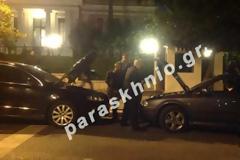 ΦΩΤΟ-Έμεινε από μπαταρία το αυτοκίνητο του Στουρνάρα