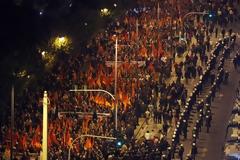 Η μαζικότερη των τελευταίων χρόνων - Ειρηνική και μεγαλειώδης η πορεία για την επέτειο του Πολυτεχνείου - Δείτε φωτο